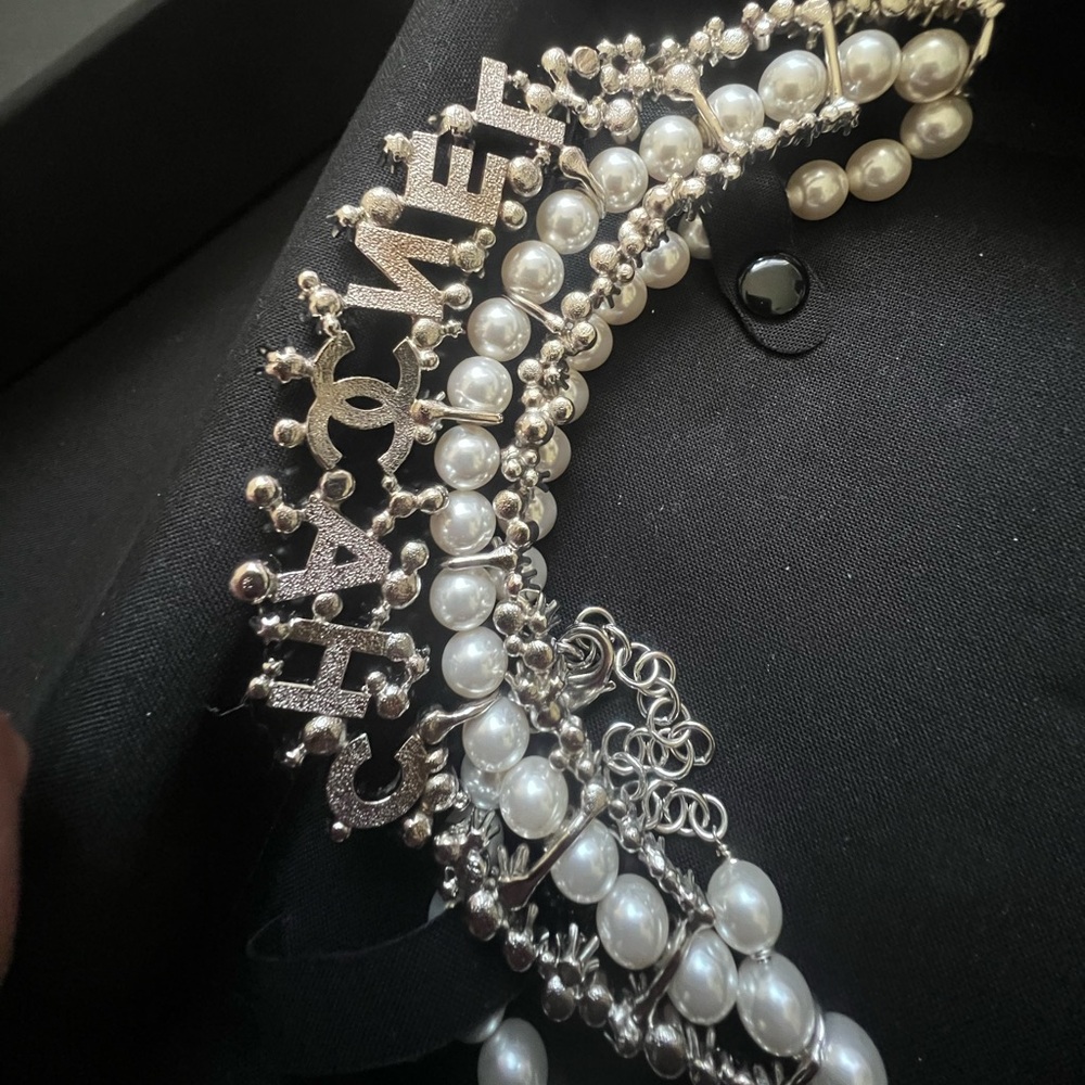 Collector💎✨Chanel Pearl with Crystals and Cc Necklace - Picture 7 of 10